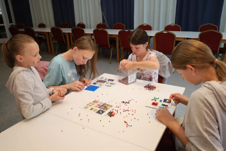deti v letnom tábore Fantázia – 1. fantastický turnus 2026, 5. deň, Fantastiské kluby popoludni – fotka 55 z 75
