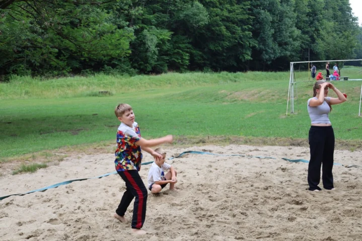 deti v letnom tábore Fantázia – 1. fantastický turnus 2026, 5. deň, Fantastiské kluby popoludni – fotka 22 z 75