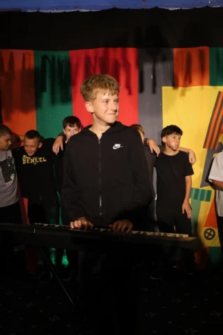 deti v letnom tábore Fantázia – 1. fantastický turnus 2026, 5. deň, Hudobný festival – fotka 100 z 137