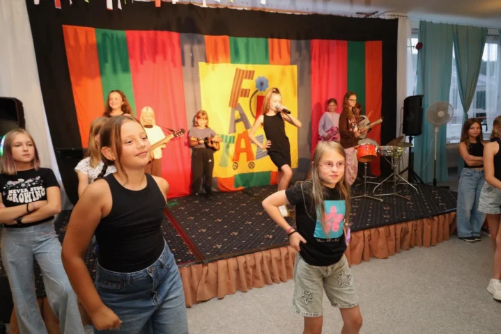 deti v letnom tábore Fantázia – 1. fantastický turnus 2026, 5. deň, Hudobný festival – fotka 35 z 137