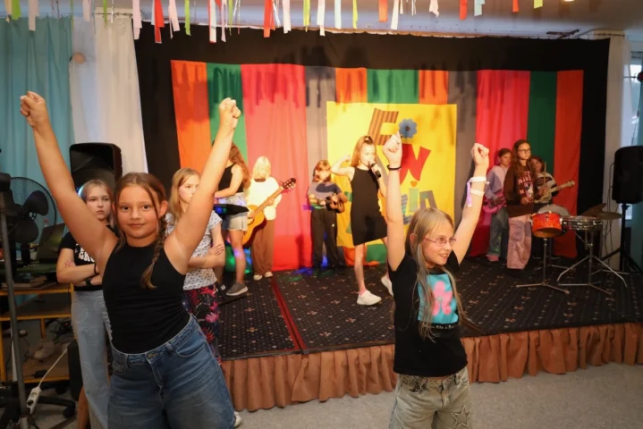 deti v letnom tábore Fantázia – 1. fantastický turnus 2026, 5. deň, Hudobný festival – fotka 37 z 137