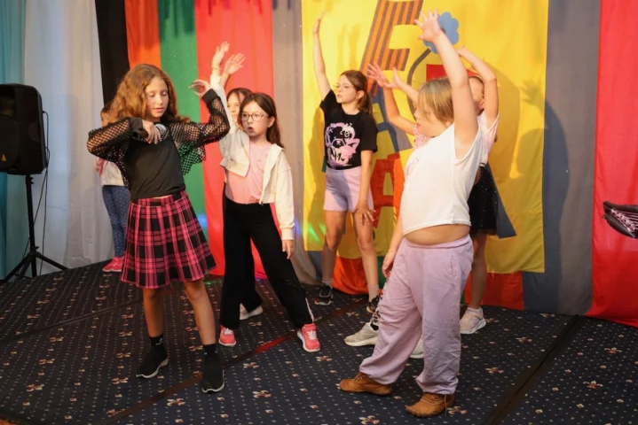 deti v letnom tábore Fantázia – 1. fantastický turnus 2026, 5. deň, Hudobný festival – fotka 23 z 137