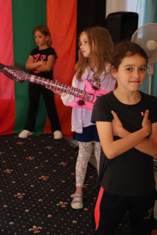 deti v letnom tábore Fantázia – 1. fantastický turnus 2026, 5. deň, Hudobný festival – fotka 24 z 137