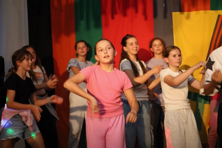 deti v letnom tábore Fantázia – 1. fantastický turnus 2026, 5. deň, Hudobný festival – fotka 78 z 137