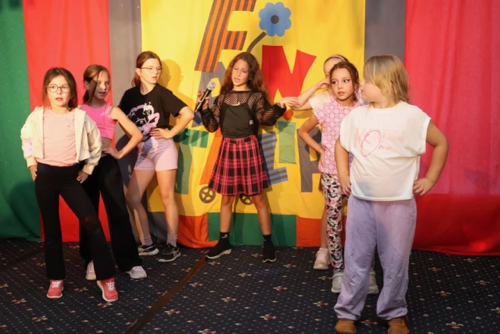 deti v letnom tábore Fantázia – 1. fantastický turnus 2026, 5. deň, Hudobný festival – fotka 25 z 137