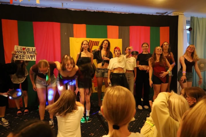 deti v letnom tábore Fantázia – 1. fantastický turnus 2026, 5. deň, Hudobný festival – fotka 135 z 137