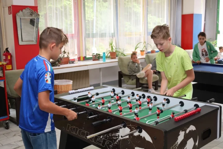 deti v letnom tábore Fantázia – 1. fantastický turnus 2026, 5. deň, Fantastické kluby dopoludnia – fotka 11 z 101