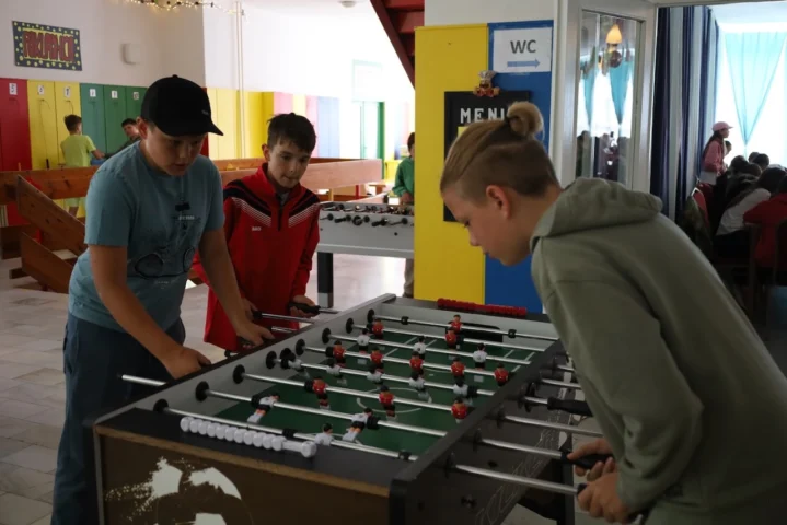 deti v letnom tábore Fantázia – 1. fantastický turnus 2026, 5. deň, Fantastické kluby dopoludnia – fotka 72 z 101