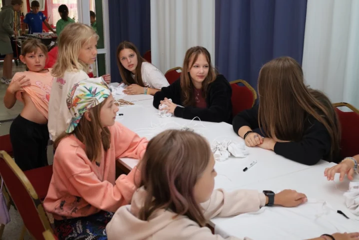 deti v letnom tábore Fantázia – 1. fantastický turnus 2026, 5. deň, Fantastické kluby dopoludnia – fotka 36 z 101