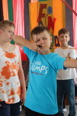 deti v letnom tábore Fantázia – 1. fantastický turnus 2026, 5. deň, Fantastické kluby dopoludnia – fotka 30 z 101