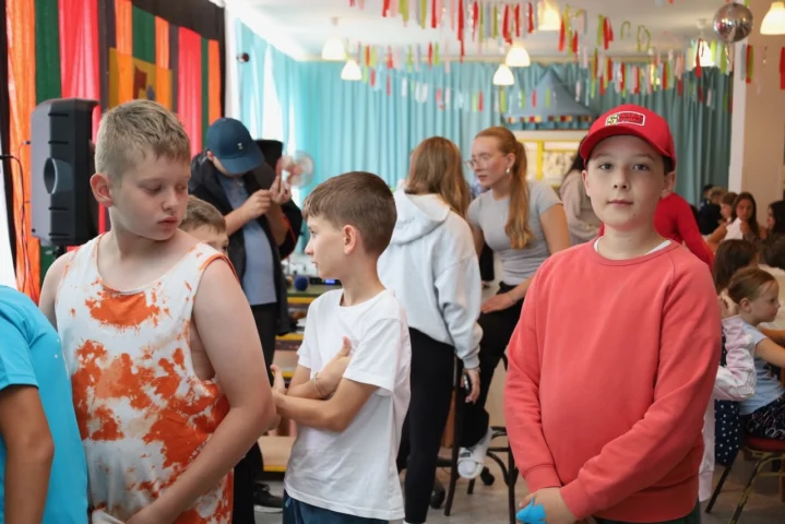 deti v letnom tábore Fantázia – 1. fantastický turnus 2026, 5. deň, Fantastické kluby dopoludnia – fotka 2 z 101