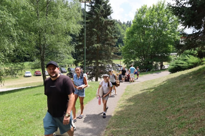 deti v letnom tábore Fantázia – 1. fantastický turnus 2026, 1. deň, Príchod – fotka 9 z 113