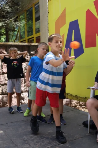 deti v letnom tábore Fantázia – 1. fantastický turnus 2026, 3. deň, Traf to! – fotka 11 z 113