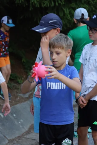 deti v letnom tábore Fantázia – 1. fantastický turnus 2026, 3. deň, Traf to! – fotka 99 z 113