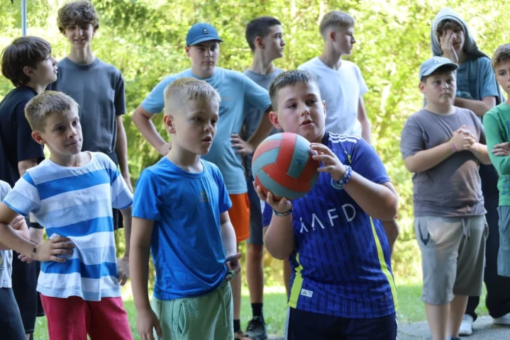 deti v letnom tábore Fantázia – 1. fantastický turnus 2026, 3. deň, Traf to! – fotka 86 z 113