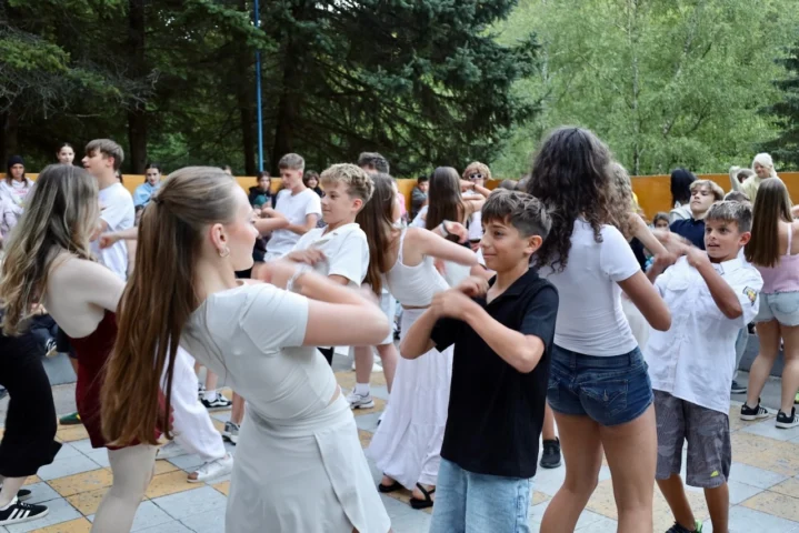 deti v letnom tábore Fantázia – 1. fantastický turnus 2026, 3. deň, Let's dance – fotka 83 z 117