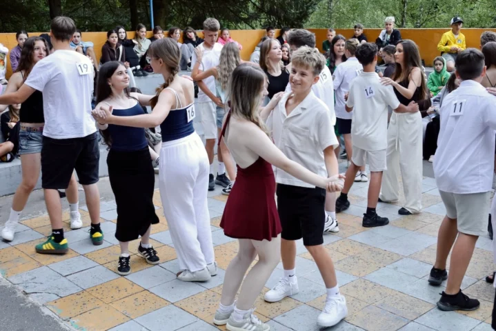 deti v letnom tábore Fantázia – 1. fantastický turnus 2026, 3. deň, Let's dance – fotka 32 z 117