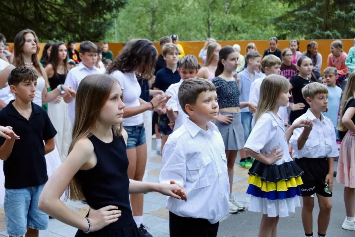 deti v letnom tábore Fantázia – 1. fantastický turnus 2026, 3. deň, Let's dance – fotka 29 z 117