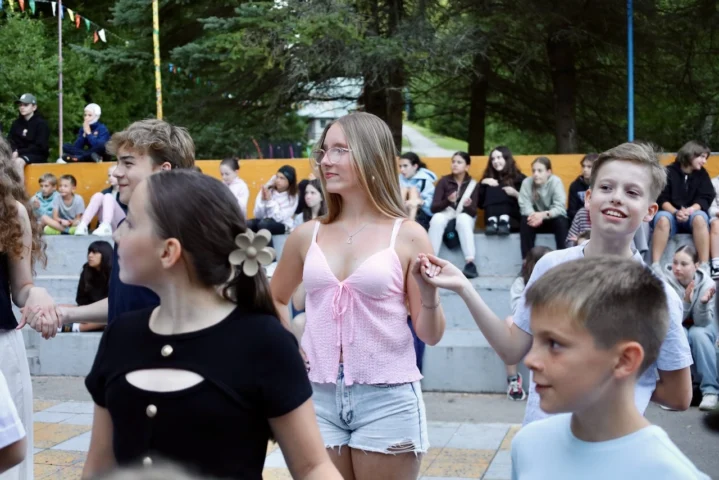deti v letnom tábore Fantázia – 1. fantastický turnus 2026, 3. deň, Let's dance – fotka 20 z 117