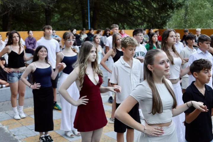 deti v letnom tábore Fantázia – 1. fantastický turnus 2026, 3. deň, Let's dance – fotka 28 z 117