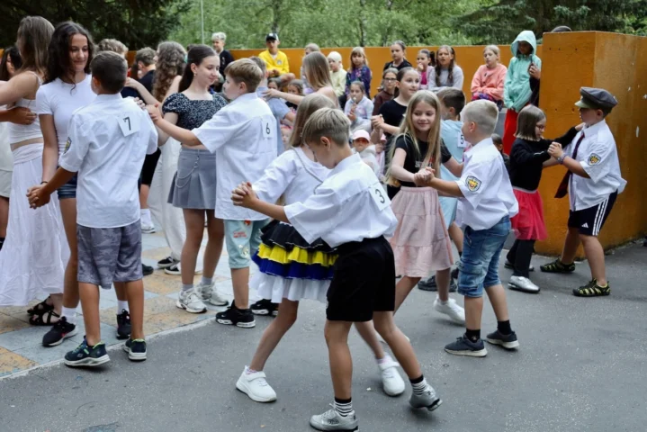 deti v letnom tábore Fantázia – 1. fantastický turnus 2026, 3. deň, Let's dance – fotka 31 z 117