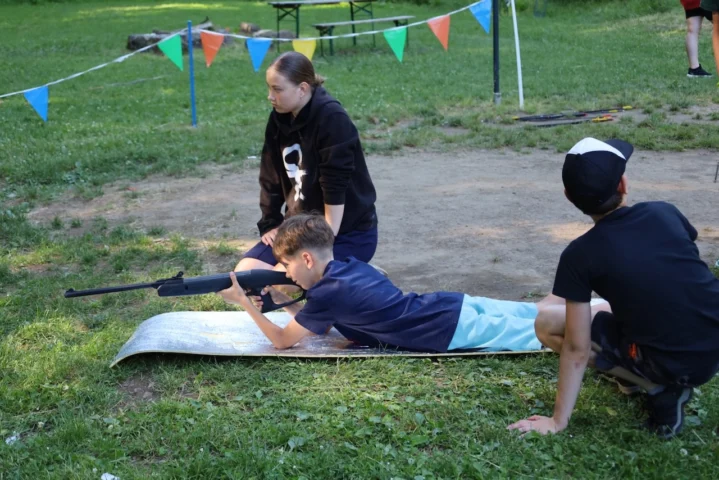deti v letnom tábore Fantázia – 1. fantastický turnus 2026, 3. deň, Fantastické kluby popoludní – fotka 66 z 81