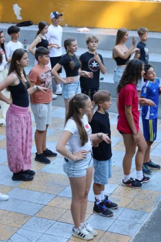 deti v letnom tábore Fantázia – 1. fantastický turnus 2026, 3. deň, Fantastické kluby popoludní – fotka 61 z 81