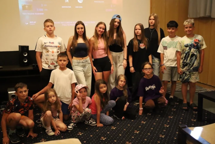 deti v letnom tábore Fantázia – 1. fantastický turnus 2026, 3. deň, Fantastické kluby popoludní – fotka 41 z 81