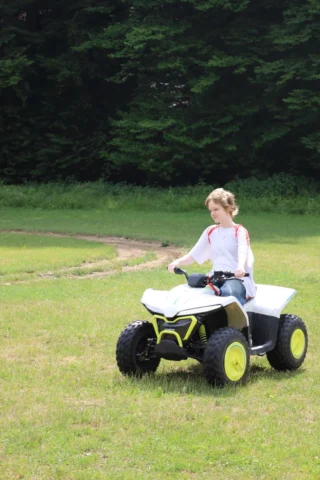 deti v letnom tábore Fantázia – 1. fantastický turnus 2026, 3. deň, Fantastické kluby dopoludnia – fotka 25 z 111