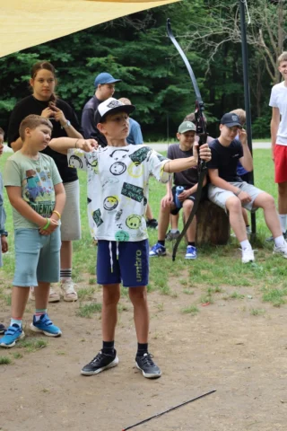 deti v letnom tábore Fantázia – 1. fantastický turnus 2026, 3. deň, Fantastické kluby dopoludnia – fotka 93 z 111