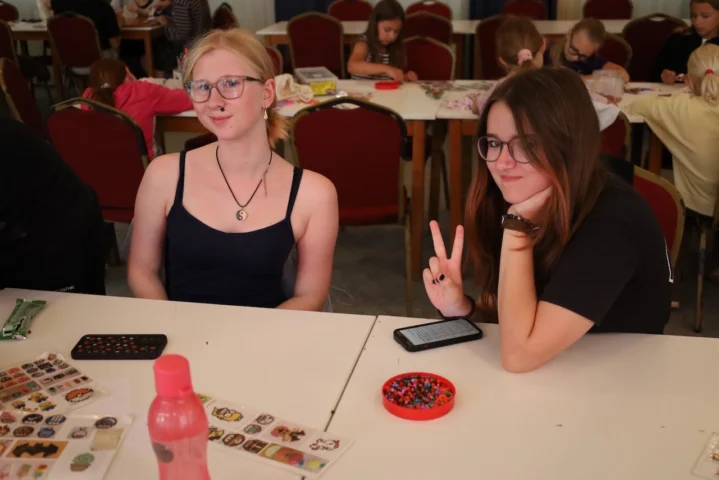deti v letnom tábore Fantázia – 1. fantastický turnus 2026, 3. deň, Fantastické kluby dopoludnia – fotka 80 z 111