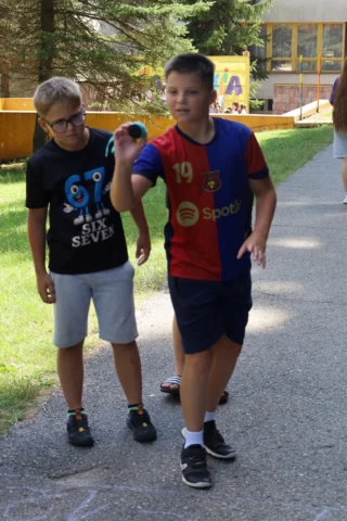 deti v letnom tábore Fantázia – 2. fantastický turnus 2026, 4. deň, Traf to! – fotka 69 z 119