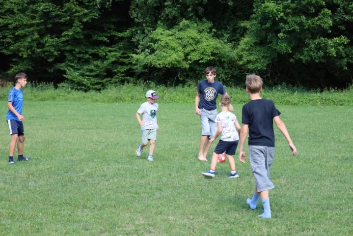 deti v letnom tábore Fantázia – 2. fantastický turnus 2026, 4. deň, Kluby popoludní – fotka 18 z 82