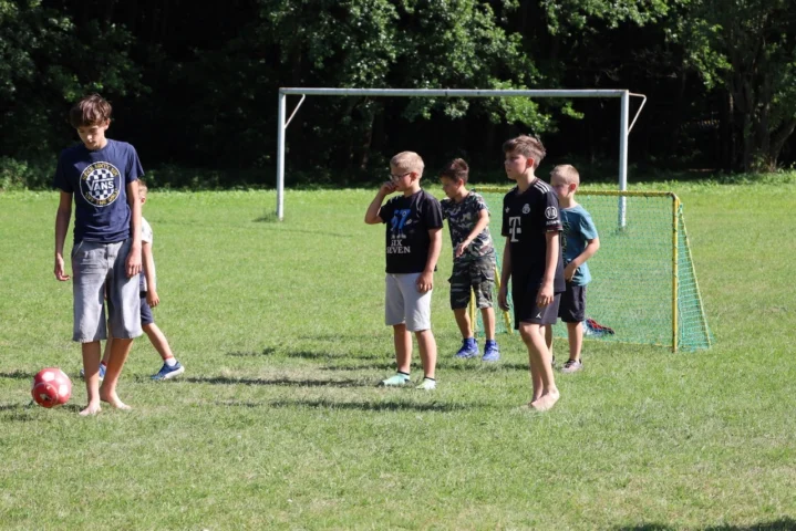 deti v letnom tábore Fantázia – 2. fantastický turnus 2026, 4. deň, Kluby popoludní – fotka 16 z 82