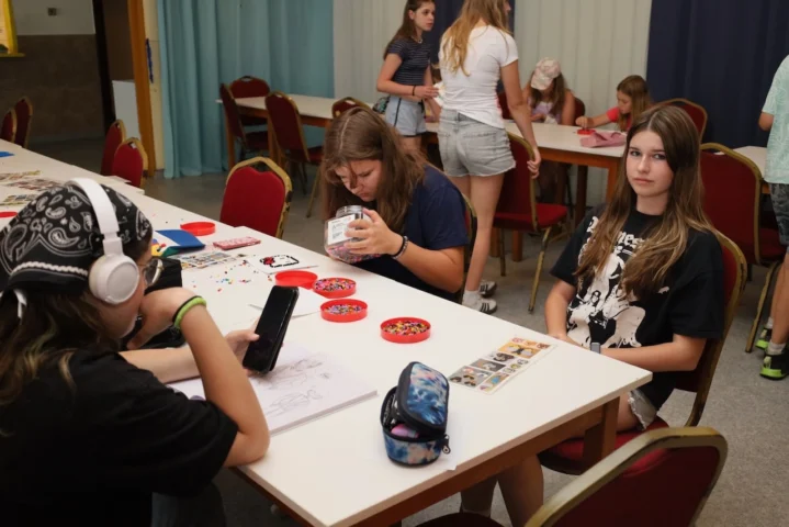 deti v letnom tábore Fantázia – 2. fantastický turnus 2026, 4. deň, Kluby popoludní – fotka 58 z 82