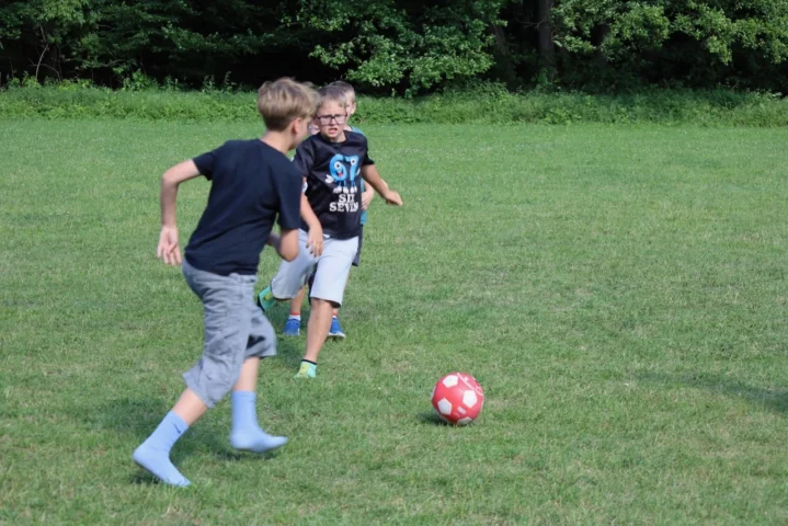 deti v letnom tábore Fantázia – 2. fantastický turnus 2026, 4. deň, Kluby popoludní – fotka 17 z 82