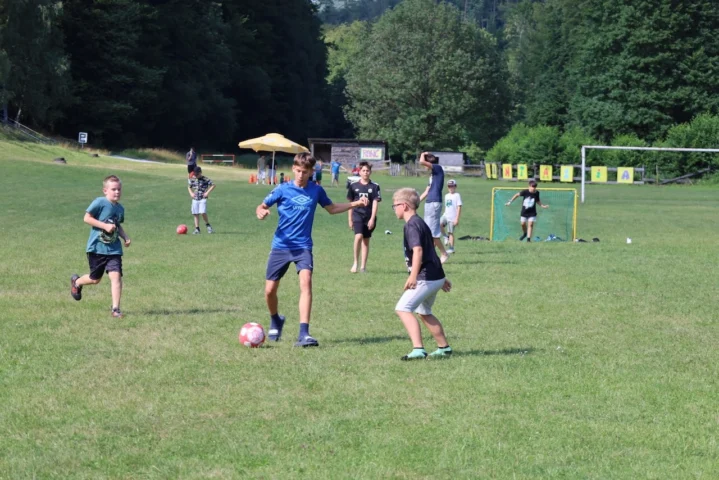 deti v letnom tábore Fantázia – 2. fantastický turnus 2026, 4. deň, Kluby popoludní – fotka 14 z 82