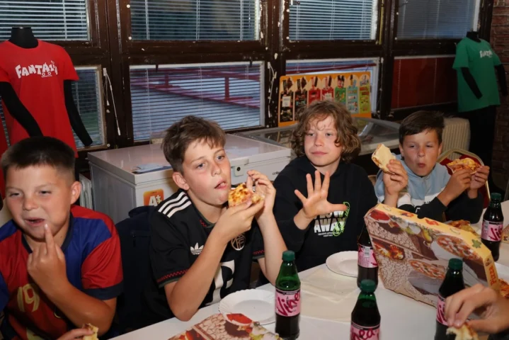 deti v letnom tábore Fantázia – 2. fantastický turnus 2026, 4. deň, Pizza party – fotka 8 z 11