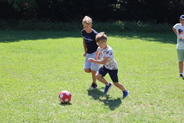 deti v letnom tábore Fantázia – 2. fantastický turnus 2026, 4. deň, Fantastické kluby dopoludnia – fotka 17 z 73