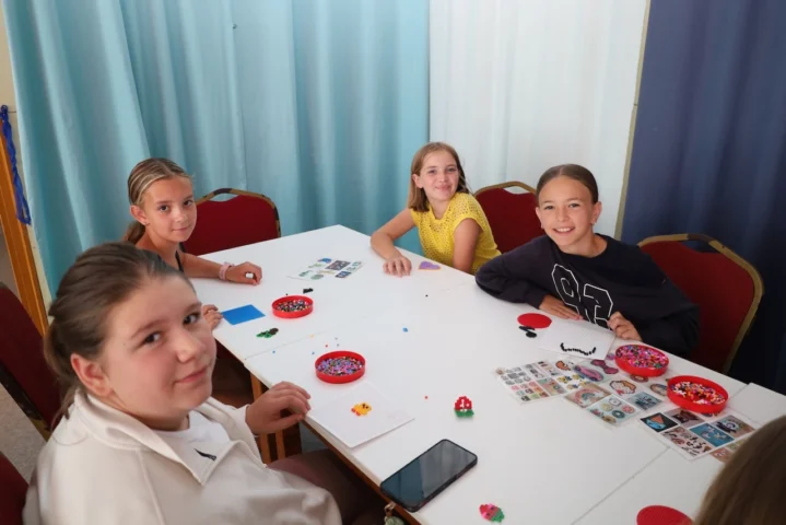 deti v letnom tábore Fantázia – 2. fantastický turnus 2026, 4. deň, Fantastické kluby dopoludnia – fotka 59 z 73