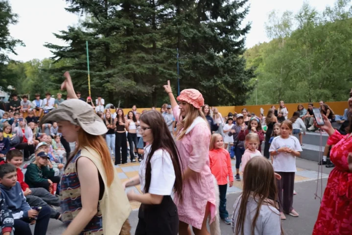 deti v letnom tábore Fantázia – 2. fantastický turnus 2026, 6. deň, Gala – fotka 67 z 84