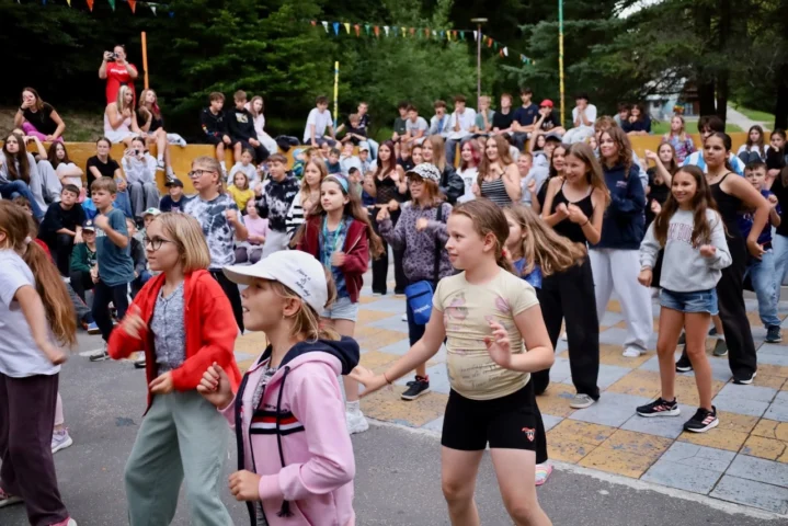 deti v letnom tábore Fantázia – 2. fantastický turnus 2026, 6. deň, Gala – fotka 65 z 84