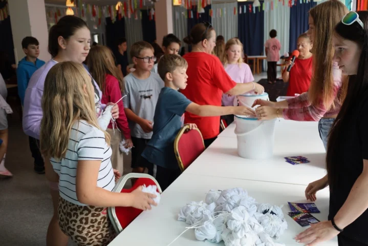 deti v letnom tábore Fantázia – 2. fantastický turnus 2026, 6. deň, Fantastické kluby dopoludnia – fotka 39 z 83