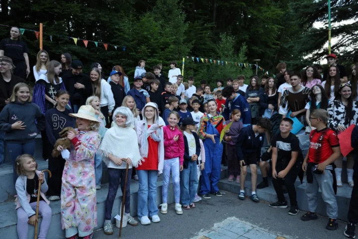 deti v letnom tábore Fantázia – 2. fantastický turnus 2026, 2. deň, Slávnostná klobúkovácia – fotka 7 z 77