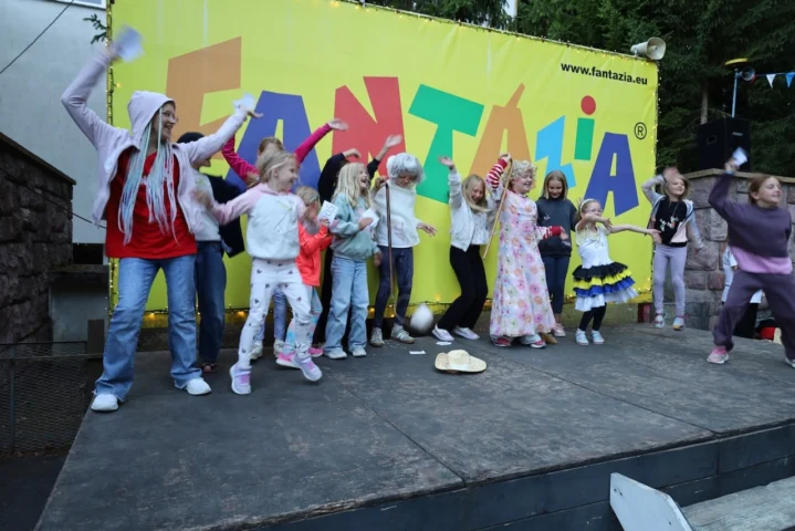 deti v letnom tábore Fantázia – 2. fantastický turnus 2026, 2. deň, Slávnostná klobúkovácia – fotka 17 z 77