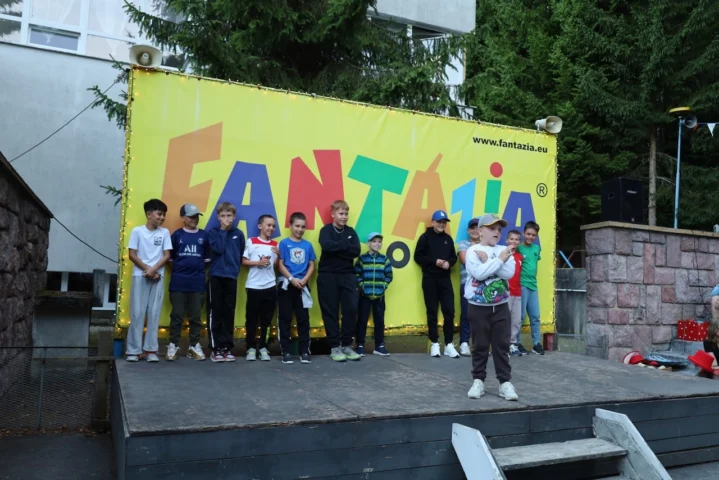 deti v letnom tábore Fantázia – 2. fantastický turnus 2026, 2. deň, Slávnostná klobúkovácia – fotka 35 z 77