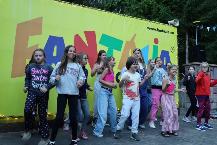 deti v letnom tábore Fantázia – 2. fantastický turnus 2026, 2. deň, Slávnostná klobúkovácia – fotka 28 z 77