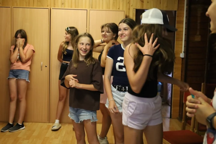 deti v letnom tábore Fantázia – 2. fantastický turnus 2026, 7. deň, Príprava na festival – fotka 20 z 46