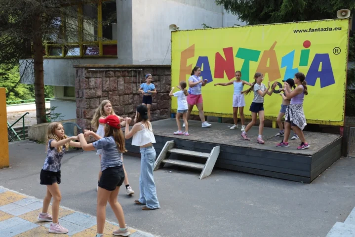 deti v letnom tábore Fantázia – 2. fantastický turnus 2026, 7. deň, Príprava na festival – fotka 28 z 46