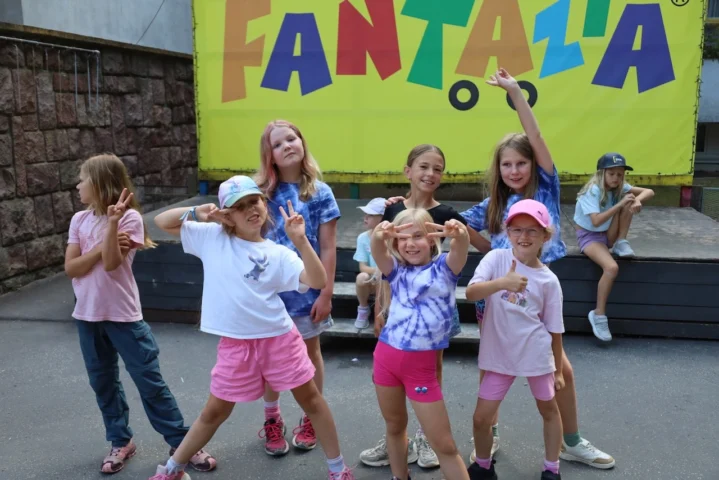 deti v letnom tábore Fantázia – 2. fantastický turnus 2026, 7. deň, Príprava na festival – fotka 43 z 46
